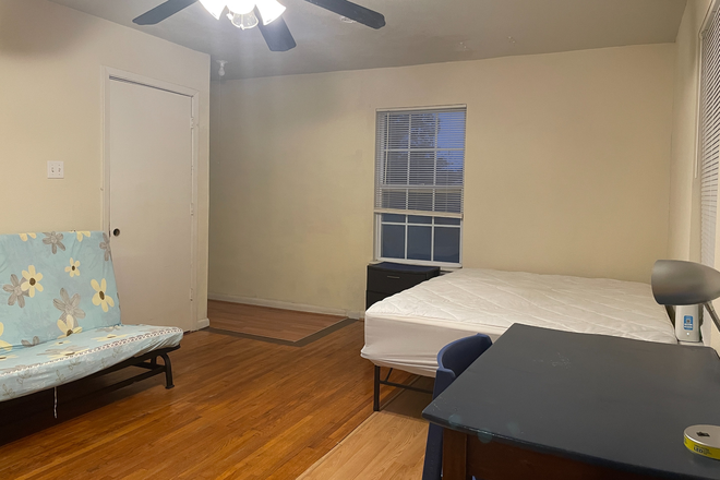 Bedroom #1 - 2 stories, 2B/3B, Furnished, All Utilities included, TMC/Rice U/Rice Village in walking distance House