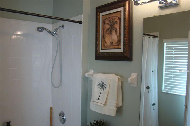 Bathroom - 2404ft2-Great Big House to Live in for Grads & Professionals!$3500 All Inclusive (Next To UCF)