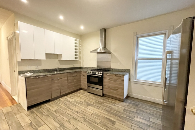 X - RENOVATED 4 BED Apartments