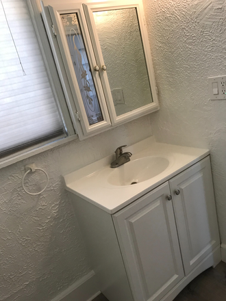 bath 3 - 159 Prospect St, -1 Bed, 1 Bath,  Avail.  September 1- $1950 Apartments