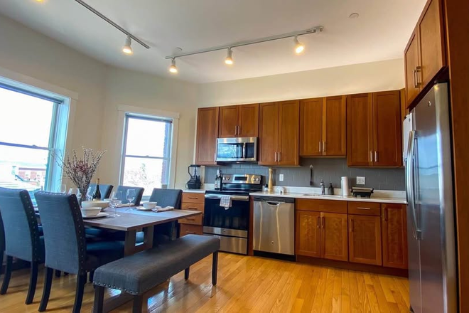 Kitchen - Private Room in Luxury Apartment