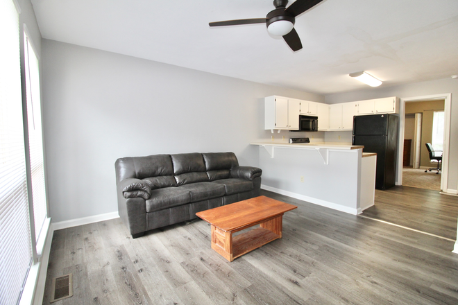 downstairs living room - Foxhill - 4 bedroom - 2 bath townhome for rent!
