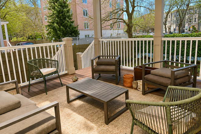 1 - Luxury 1st-Floor 3-Bed, 3-Bath Apartment Near Central Square/Red Line