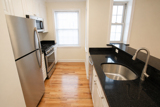 Kitchen - Spacious 3 Bed Near Harvard Square | Heat & Hot Water Included Apartments
