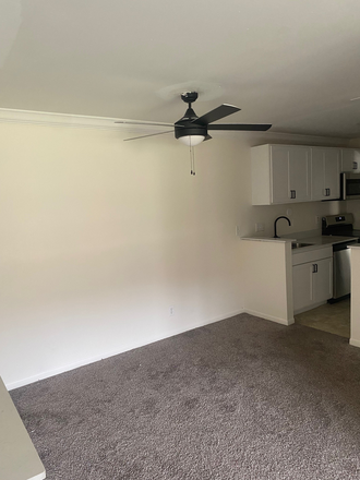 Dining room - Berrytree Apartments