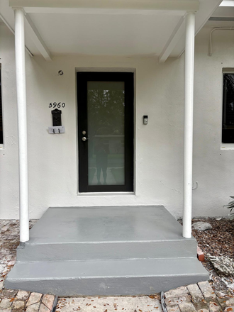 Main Entrance - Dira 1 House