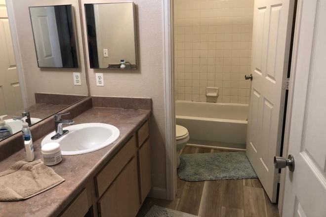 Bathroom - 2 blocks walk to Math/Computer Science/ Engineering Condo