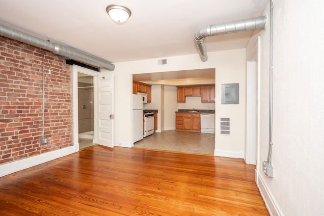 Living Space - Auburndale Apartments