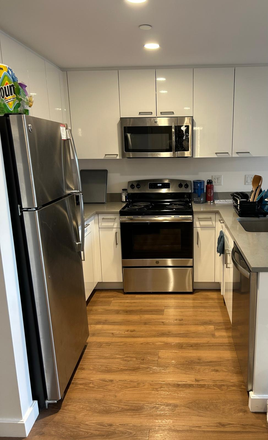 Kitchen - Prime Soldier's Field Park Location Apartments