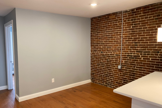 Living Space - Chelsea St 2 Bed East Boston Apartments