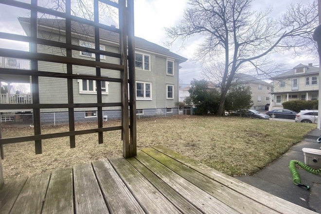 - - 5 Bedroom Apartment Tufts June 2027
