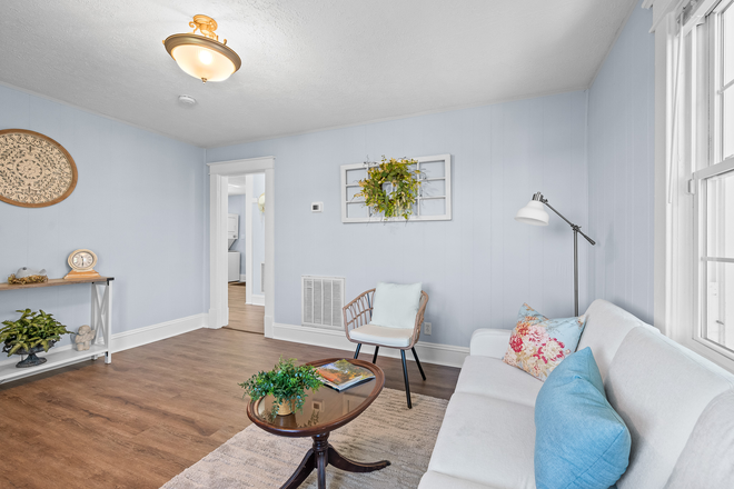 Living Room - Newly Remodeled 2 Br house 10 minutes to LU
