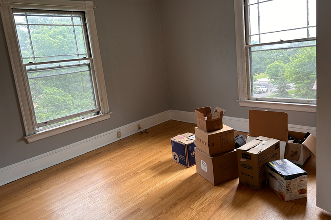 Larger bedroom overlooking main street - Seeking Roommate - 2bed - 1 bath - Flexible Rent &  Move in - Close to Campus