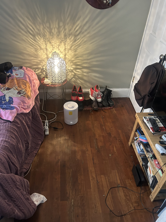 Bedroom for lease - 170 HILLSIDE ROXBURY CROSSING ONE BEDROOM 1000 A MONTH Apartments