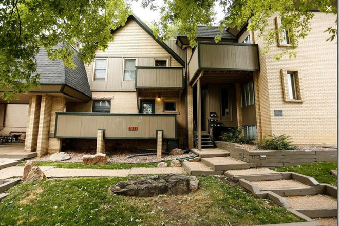 Outside view of property right on the hill, unit W3 - Grandview apartments on the hill, close to campus