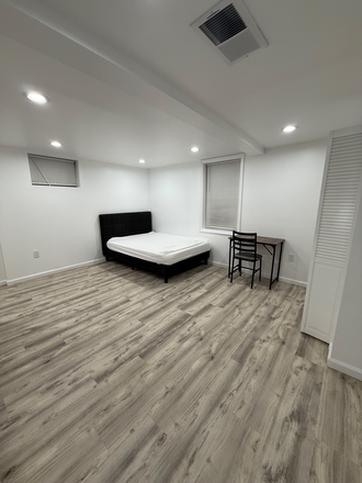 Bed - 5 minutes drive to campus -  just renovated beautiful studio Apartments