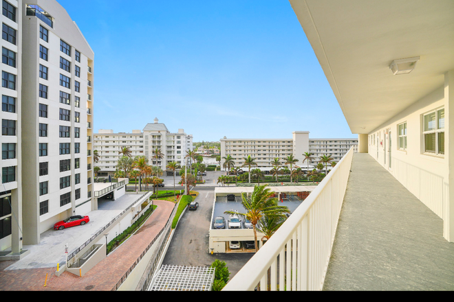 Side walk - Penthouse  Ocean View