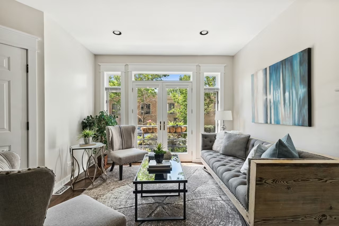 Living Room - Academic Year Lease in Lakeview Condo