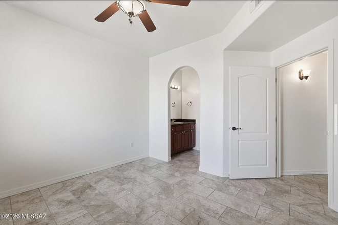 Bedroom - Condo close to Campus