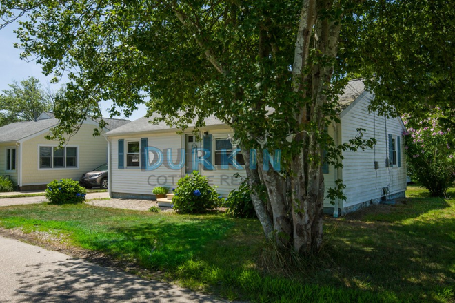 front - Scarborough Beach Area,7 miles to URI House