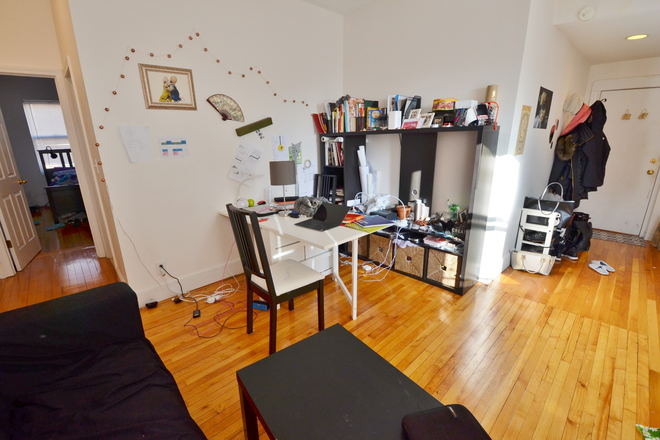 Living room - Spacious One bed on Symphony Rd.
