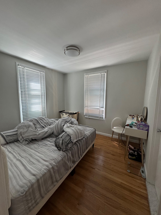 bedroom - 1 BR within walking distance to campus Apartments