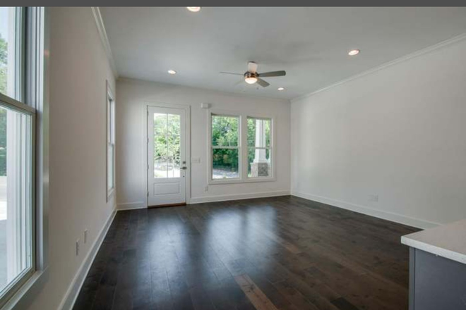 Living Room - Sylvan Park Home - Close to campus... Walking distance to Neighbor's, Edley's and Mcabe Golf Course