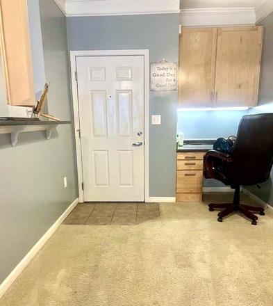 Front Entrance with Desk - James Island Condo in Gated Complex with Covered Parking