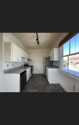 Kitchen - 1 Bedroom in 2 Bed unit available on Wentworth Street (Female Roommate Preferred) Apartments