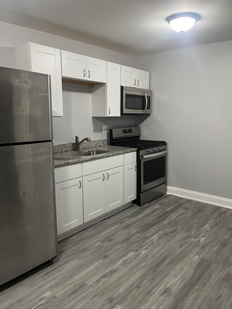 Kitchen - 1 bedroom/ 1 bath apartment rental