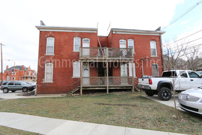 Outside Parking lot - 2BR Downtown Lafayette Apartment – W/D in Unit – $1,350