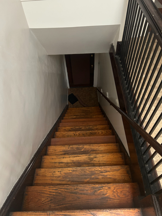 Stairway Entrance - 2bd/1ba Apartment Close to Campus