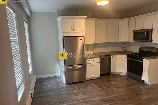 Call NOW for showings! 617-236-8550 - MAVERICK ST - MDRN JEFFRIES POINT *NO FEE* 2BR/1BA W/ IN UNIT LNDRY, DW, NEW APPS AVAIL *9/1/2025*