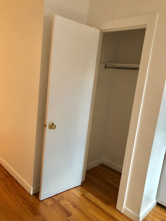 CLOSET - NO BROKER FEE! UNFURNISHED STUDIO NEAR THE BU CAMPUS AT 854 BEACON STREET AVAILABLE SEPTEMBER 1 Apartments
