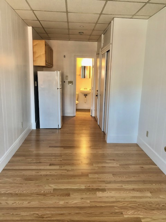 STUDIO - NO BROKER FEE! RENOVATED BACK BAY STUDIO AT 272 NEWBURY STREET AVAILABLE AUGUST 1, 2025 Apartments