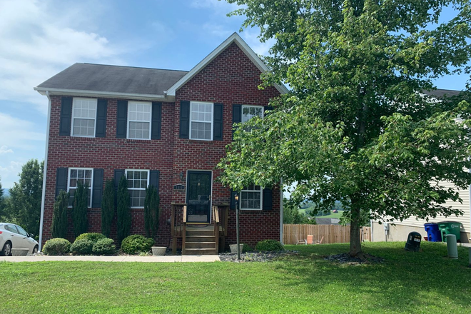  - 3 Bedroom 3.5 Bath House