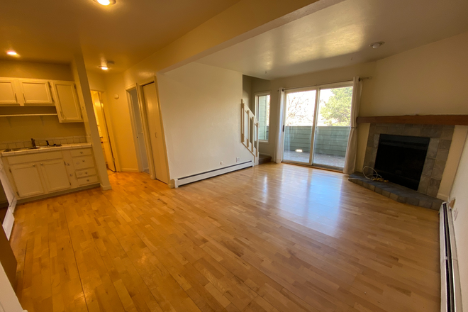 Living Room - Stunning 2 Bed 2 Bath located in North Boulder!! Condo