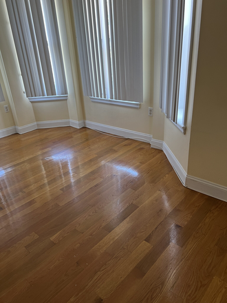 living - LOCATION!! BEAUTIFUL 3 BED, NO BROKER FEE! 9/1/26! Apartments