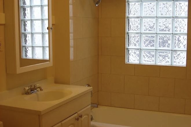 Bathroom - Summer and Fall Sublet Near Campus House