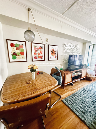 a - Oversized 1 bed *NO BROKER FEE Condo