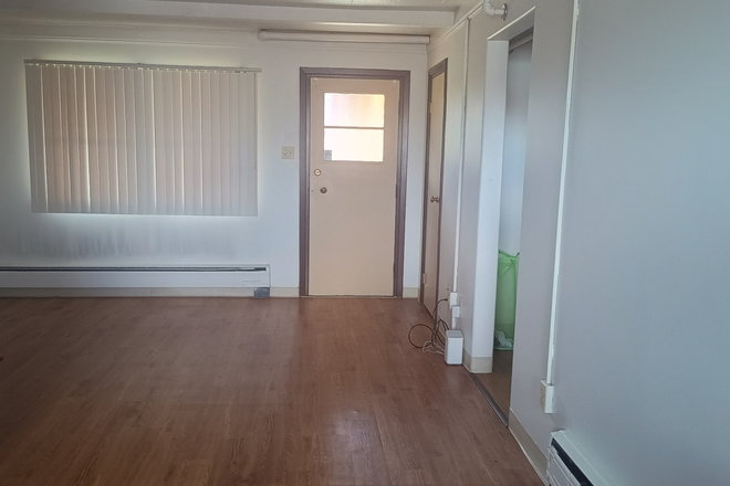 Living area - A private 1BHK Summer lease available from 24 may to Aug 10