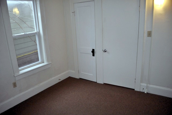 bedroom - 1 bedroom, 1 bath, 1st floor Apartments