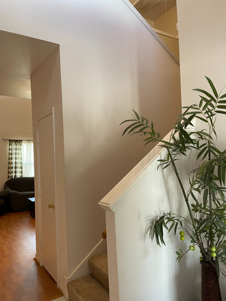 Foyer - FURNISHED ROOM AVAILABLE January 2026 - Flexible lease Townhome