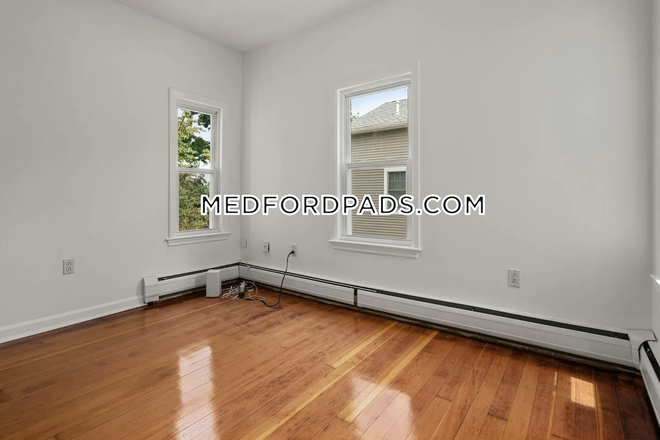 Bedroom - Private Room in Beautiful Home – 5 Minute Walk to Tufts