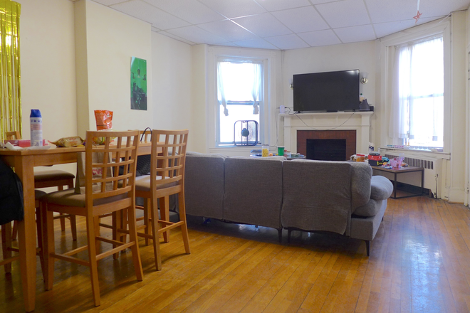 bostonrealtyonline.com - Three Bed with Vintage Decorative Fireplaces in Fenway Apartments