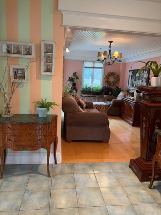 Living room - Furnished room for female-Cranbury Rd-Princeton Junction House