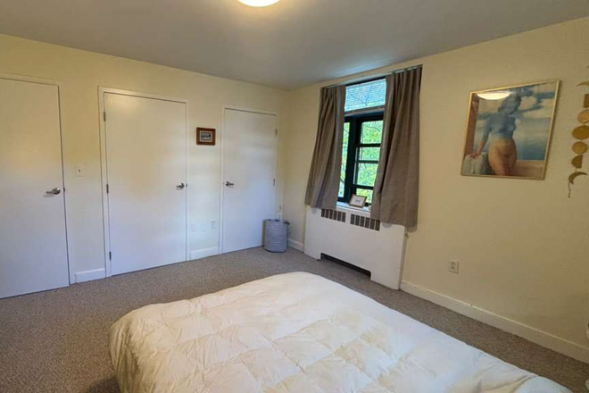 bedroom - Furnished one bedroom close to campus Apartments