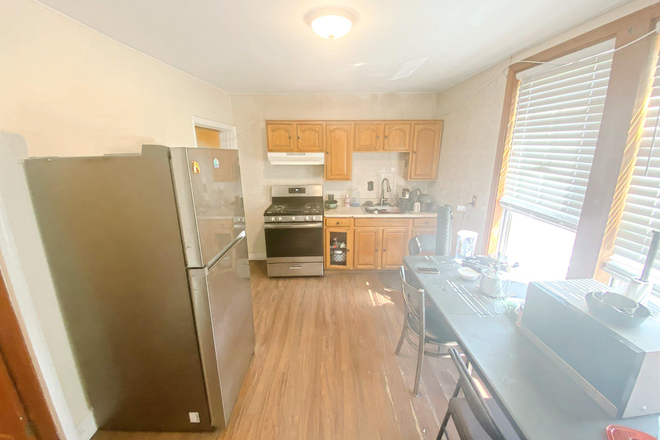 Call NOW for showings! 617-236-8550 - PARKER ST - *NO FEE* SUNNY & RENOVATED TOP FLR 5BR AVAIL *1/1/2026* W/ 2 BATH, LNDRY IN BLDNG! Apartments