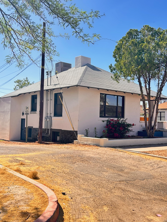 Front - Newly remodeled 2 bed/1bath -Lower Level. Less than 1 mile to the U of A.