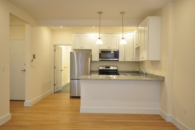 . - 1 Bedroom, 1 bathroom Apartment – Prime Location!